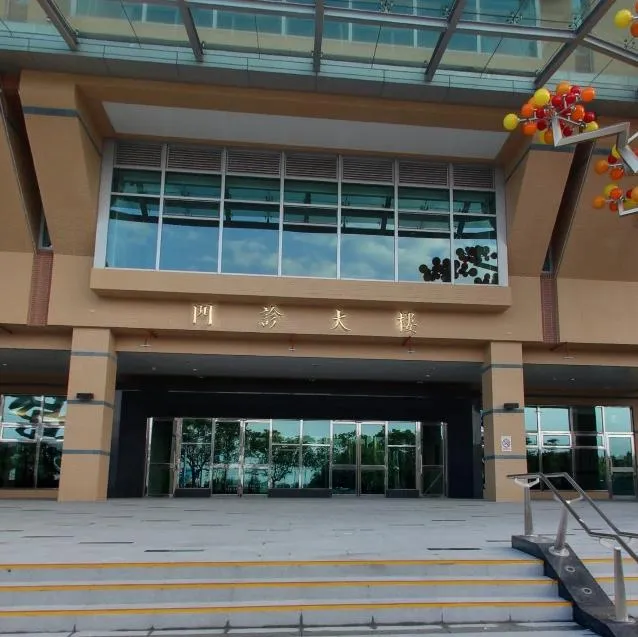 中榮疑讓廠商進手術室執刀！3醫師停止手術　2人免兼主管職