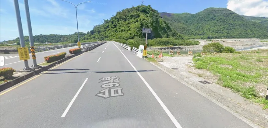 開南迴不懂「閃燈暗號」　男過彎遇警偷拍傻眼：白做工了