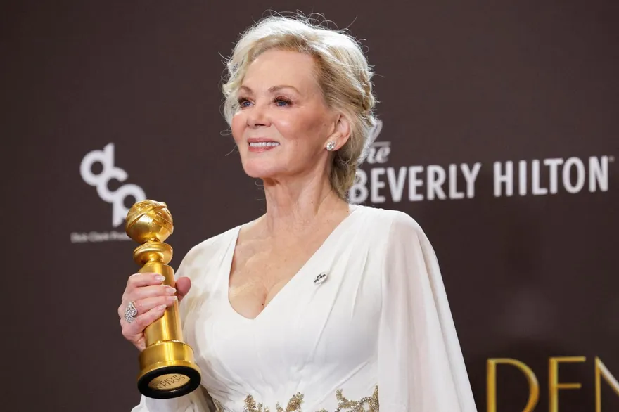 ICE射殺事件延燒金球獎！大咖別「BE GOOD」徽章怒斥川普