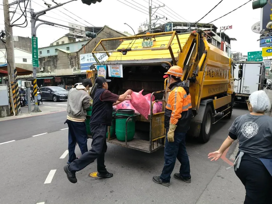 新北春節垃圾收運2/17-2/19暫停　70處定點站解決倒垃圾需求