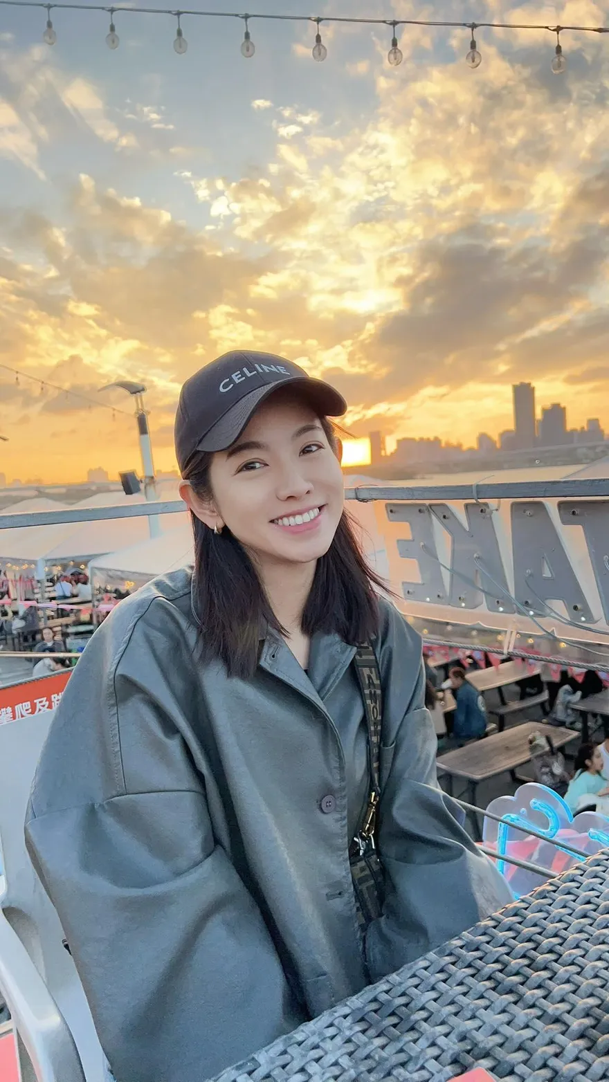 米可白下雨天慘摔車！整個人飛出去　傷勢曝光