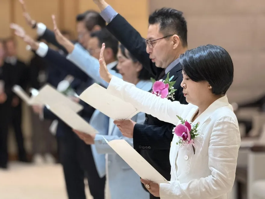 韓國瑜挺李貞秀問政權　內政部：尚未收到她喪失國籍證明