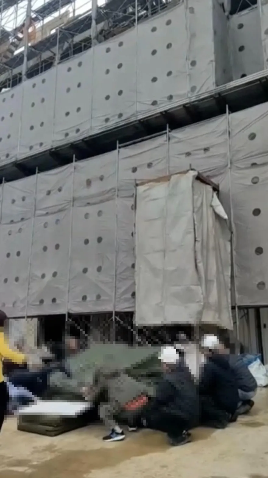 民視《豆腐媽媽》替身頭撞水泥地！網怒揭電視台草菅人命「護墊這麼小是省錢嗎？」