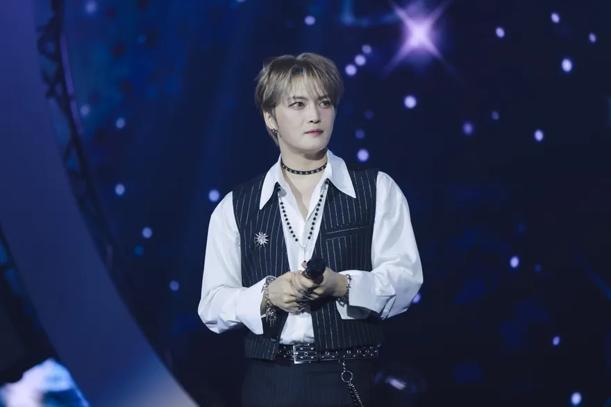 金在中來台！餵硬糖寵粉「差點出大事」　笑喊：以為牙要碎了