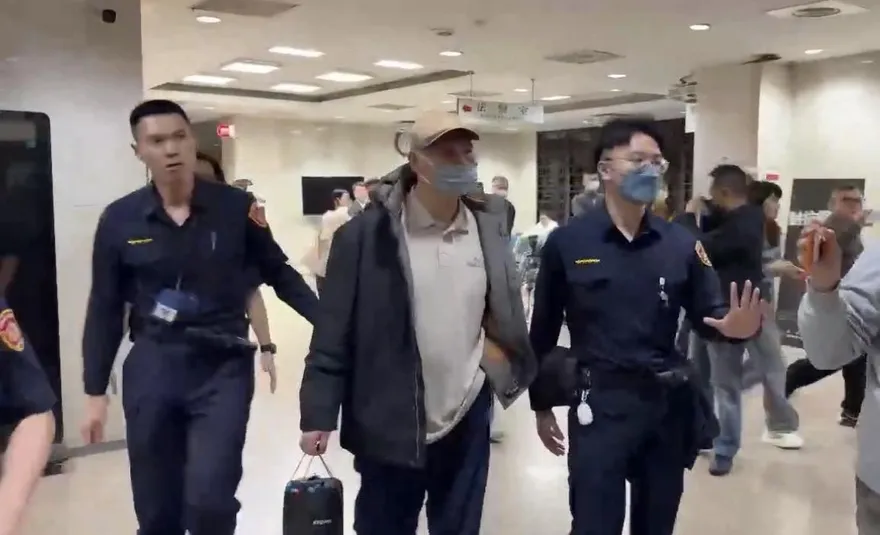 四海幫幫主「純偉」涉詐獲交保　火速籌500萬離開北檢