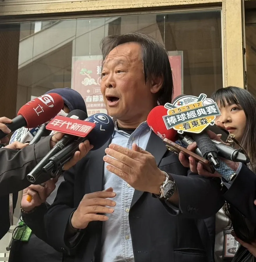 王世堅「蔡英文金句」挺高金綠炸鍋！英朝官員開轟：這種人非我同志