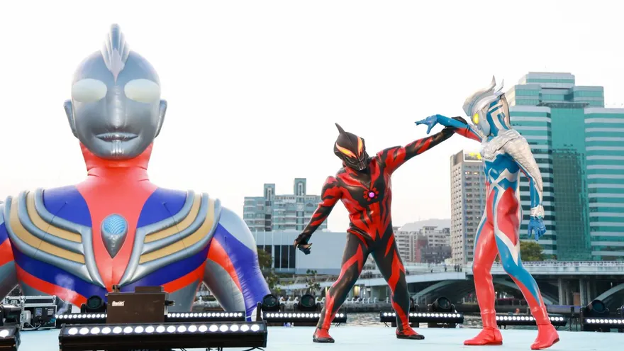 高雄冬日遊樂園超人現身　情人節6大藝文熱點「買1送1」