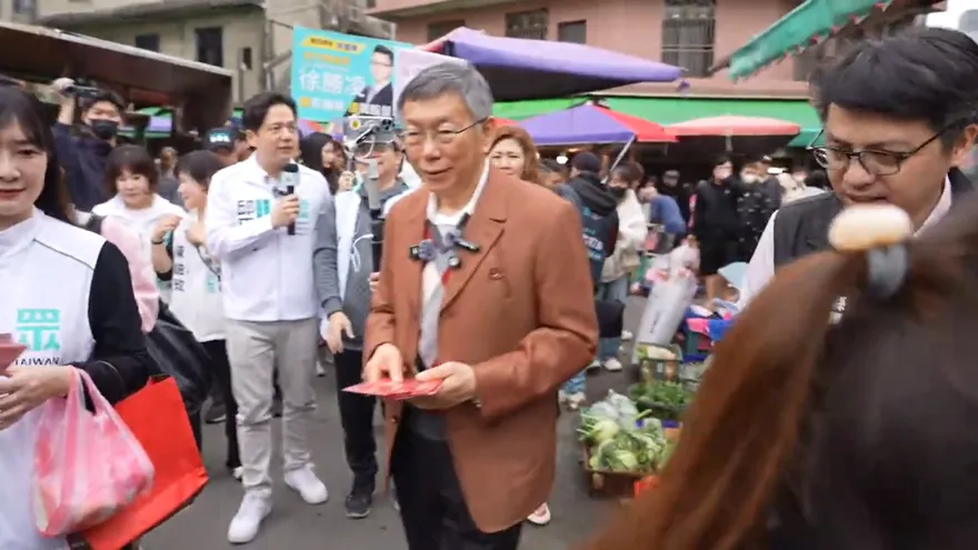 影/柯文哲帶「小雞」新竹發紅包　親吐「四個字」藏洋蔥