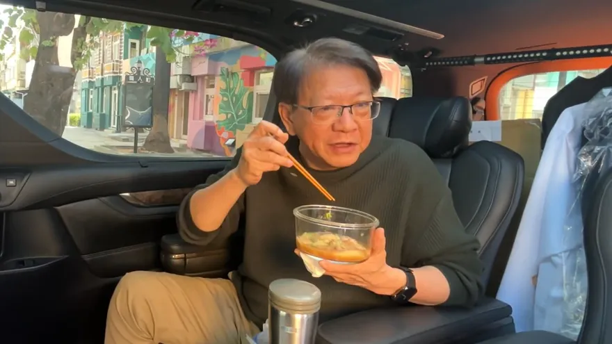 影/潘孟安曝返鄉首站吃「這味」　隔空喊話蔡其昌：屏東肉圓才王道