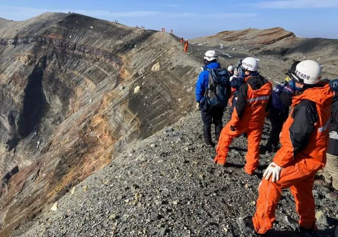 找到了！阿蘇火山「發現3人」　疑直升機墜毀失聯台夫妻與駕駛