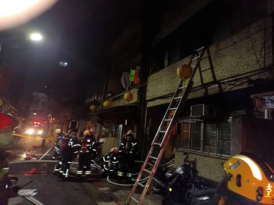 北市萬華區雅江街「公寓大火」！災情曝光