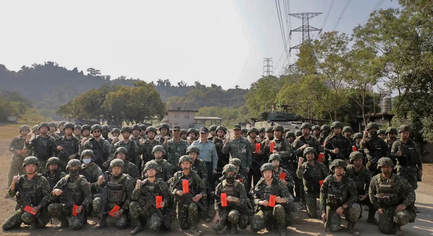 農曆年節備戰不懈怠　陸軍司令呂坤修勉南部地區部隊