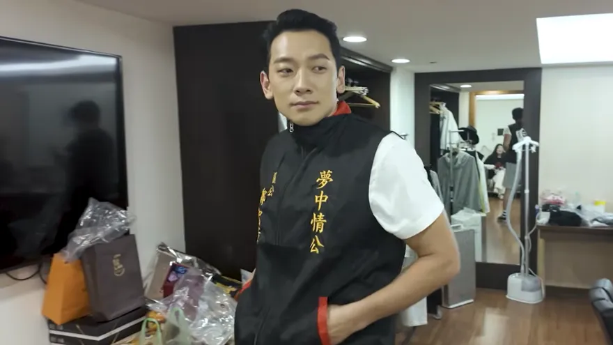 影/Rain來台穿宮廟背心！開箱粉絲禮物畫面曝光　網笑：人帥穿什麼都可以