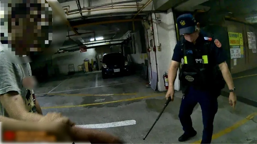 影/高雄醉男返家未帶磁扣被碎念　狂毆管理員遭逮送辦