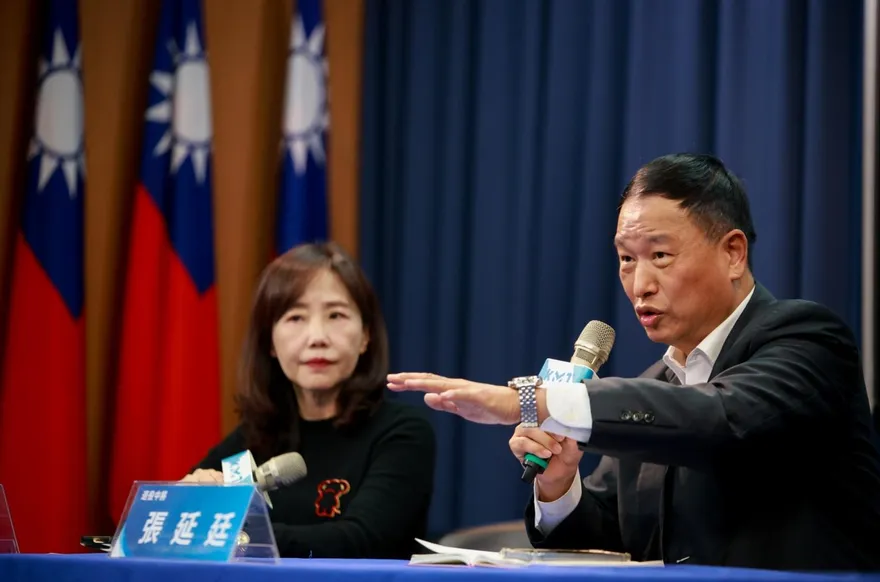 卓榮泰包機爭議　退將張延廷：軍用機坪出發就是公務行程