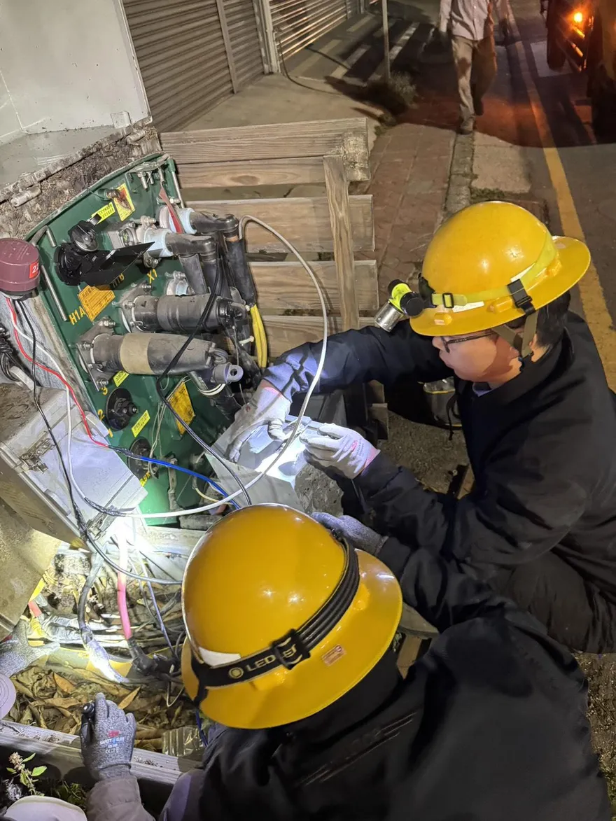 台南安南區路燈異常閃爍像開趴？　台電：開關故障已恢復