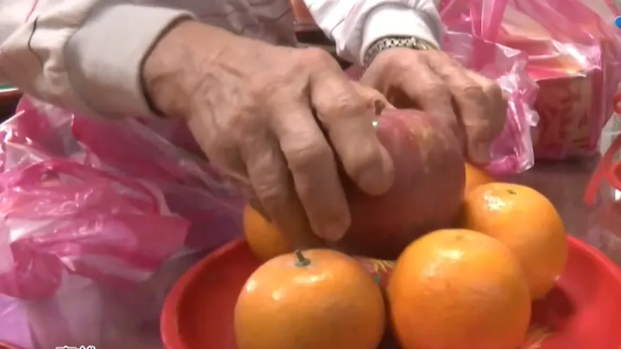 拜土地公供品「放機車車廂」犯大忌　網驚：從來沒聽過