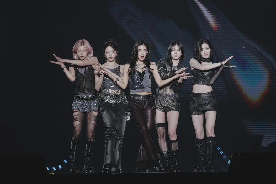 ITZY黑衣造型炸翻全場　頌樂玟星合體笑稱：買房貴需更努力