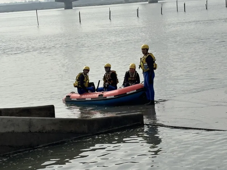 影/跟時間賽跑！麗水漁港女子落海失蹤、陸海空持續搜救中