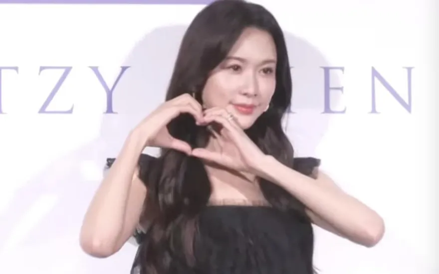 51歲絕美狀態曝！林志玲嫁AKIRA 6年「每天都開心」   被兒子超萌舉動融化