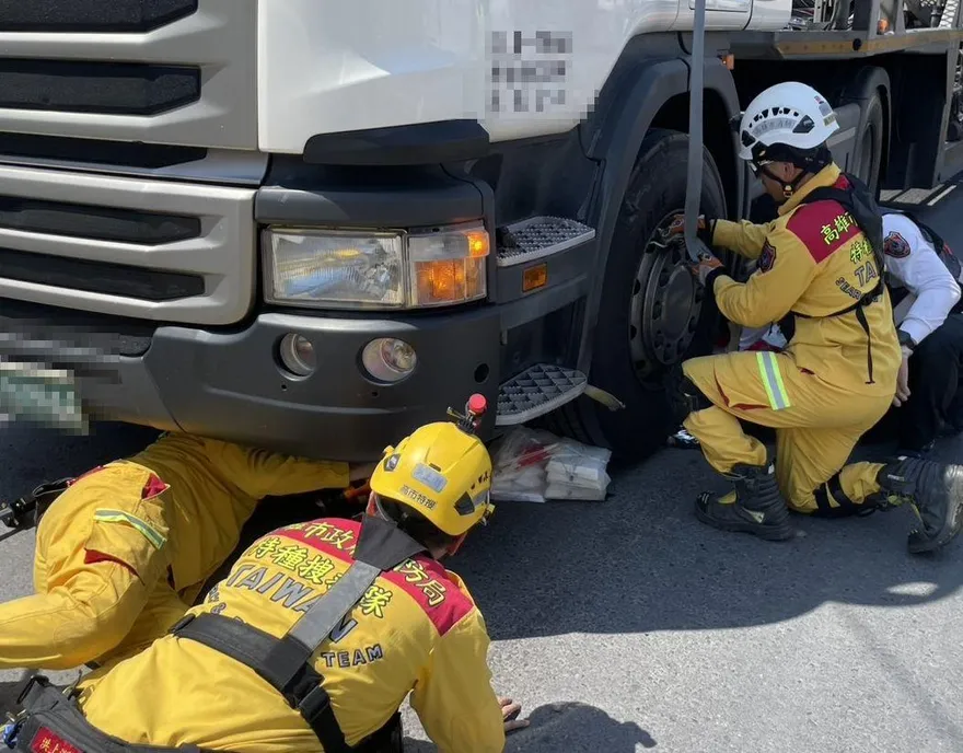 便當送不到了！高雄知名燒臘店外送員「捲車底斷魂」