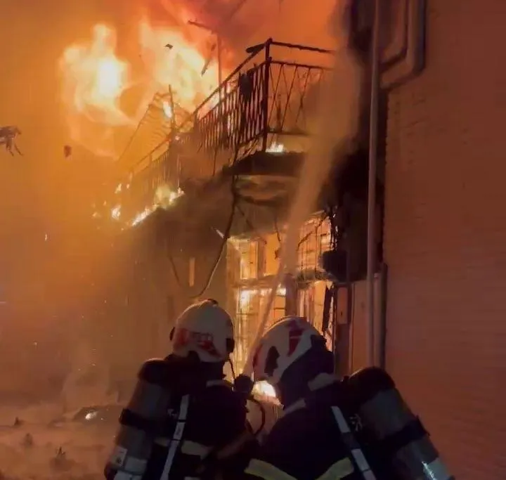 嘉義重大火警「狂燒13戶」！窄巷如煉獄　已知1男臉、手重創