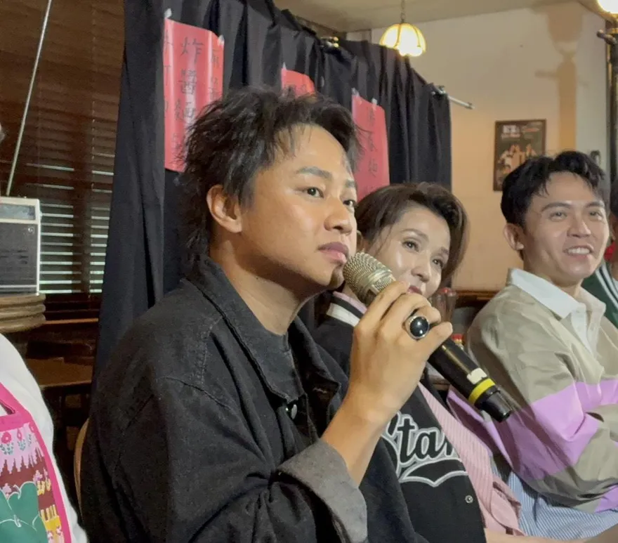 王子、粿粿過年合體拜拜　「宮主」賴銘偉發聲：不過問私事