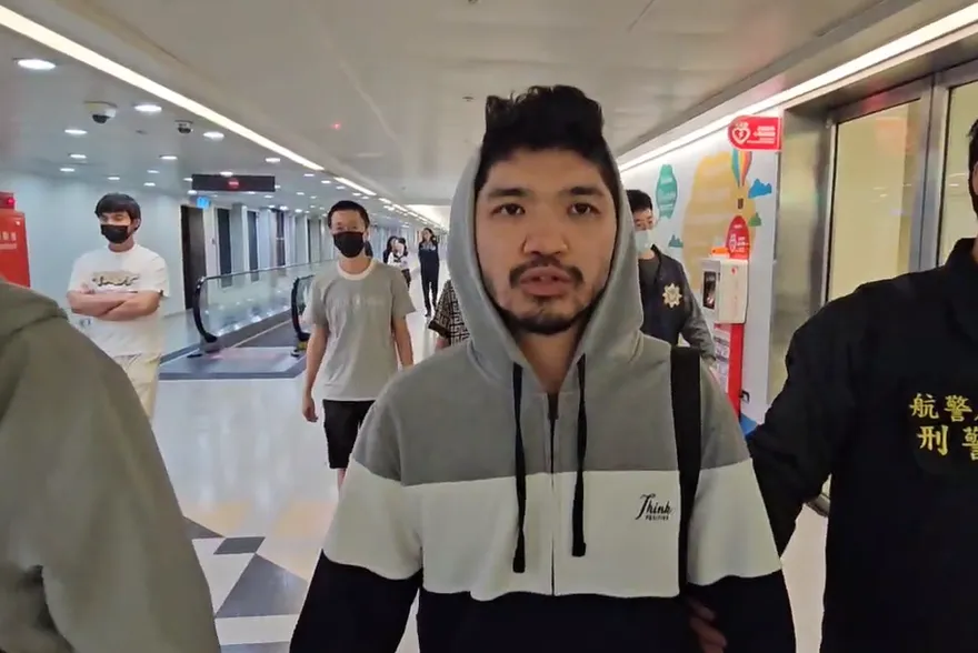 落地台灣滿臉鬍渣「賣慘」？　晚安小雞：不用裝就很可憐了