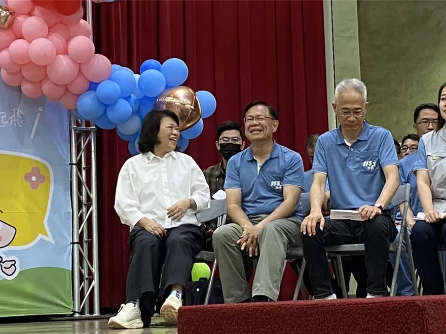 代表藍白出戰嘉義市長　張啓楷拜會黃敏惠請益拚接棒