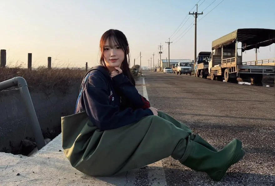 半夜穿「青蛙裝」撈蛤蜊！20歲韓籍啦啦隊女神李素敏曝最鮮甜吃法