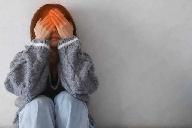 青少年偏頭痛盛行率高達20%！合併發燒要馬上送急診