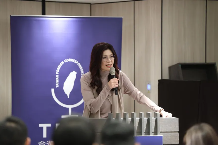 駁「以軍購為交換條件」純屬虛構！鄭麗文：兩岸和平靠九二共識