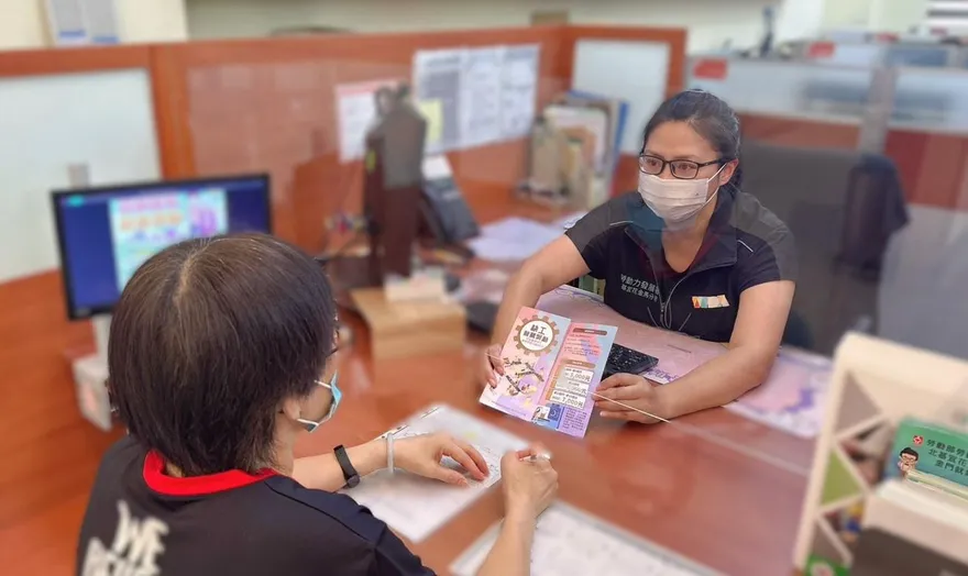 勞動部推就業獎勵！失業者投入長照「最高領10.8萬」