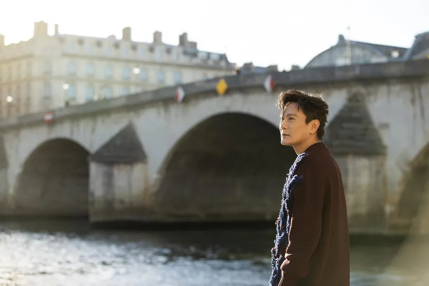 張信哲新作遠赴巴黎拍MV　致敬梵谷「靈感強撞周杰倫」