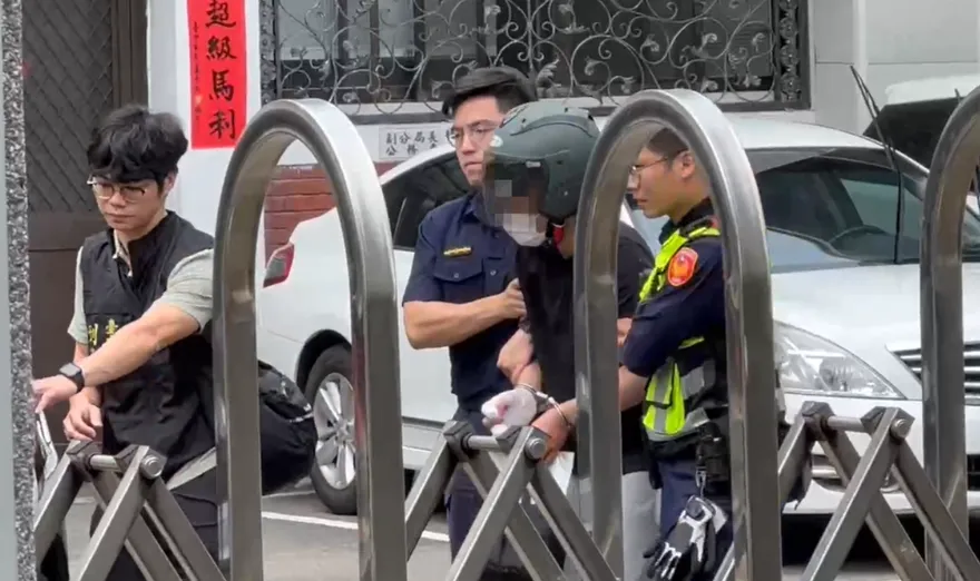 影/復合遭拒當街割喉處死前女友！台中恐怖男移送畫面曝