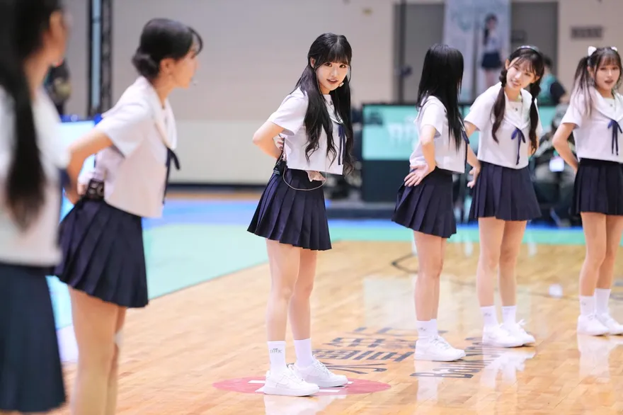 超香！崔洪邏、睦那京帶「砲哥」球迷跳健康操　甜喊：特別的體驗