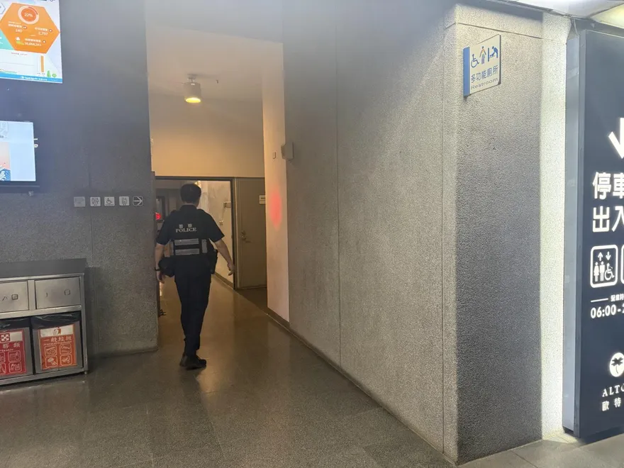 影/注射針頭塞爆馬桶　大東藝術中心廁所淪陷