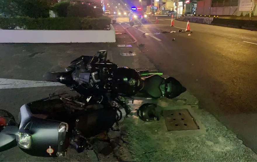 新北三峽慘烈「大小重機相撞」！3傷者全進加護病房