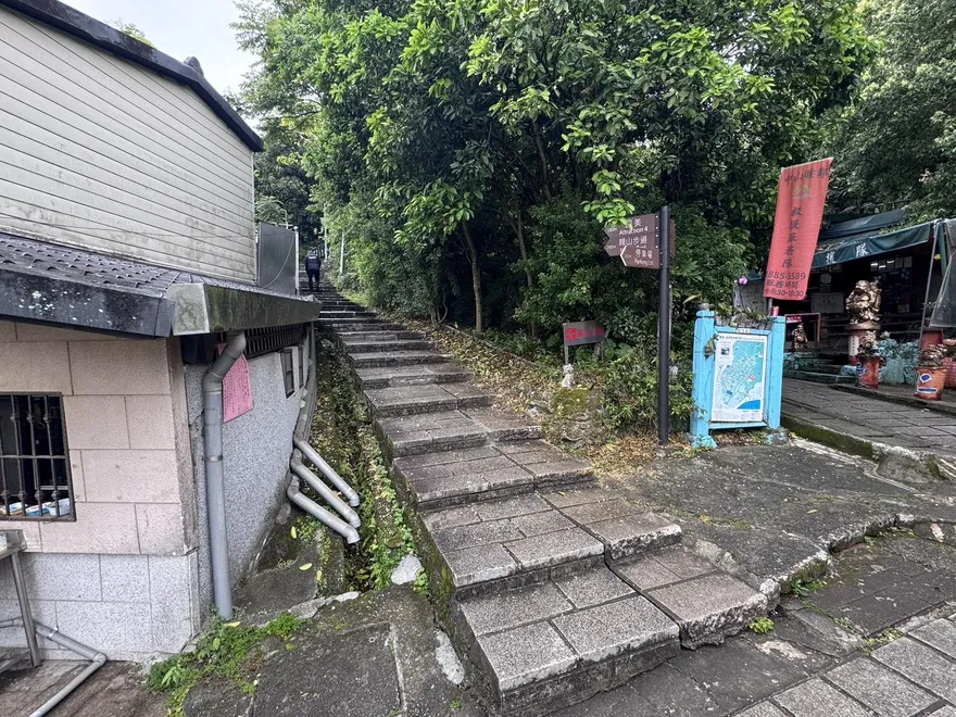 魂斷愚人節！北市圓山飯店旁步道驚見「50歲男慘死樹上」已屍僵