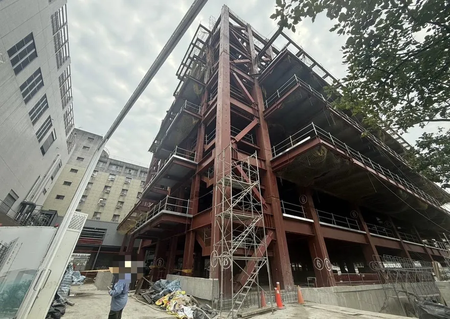 新莊部立台北醫院工安意外　工人5樓墜落送醫不治