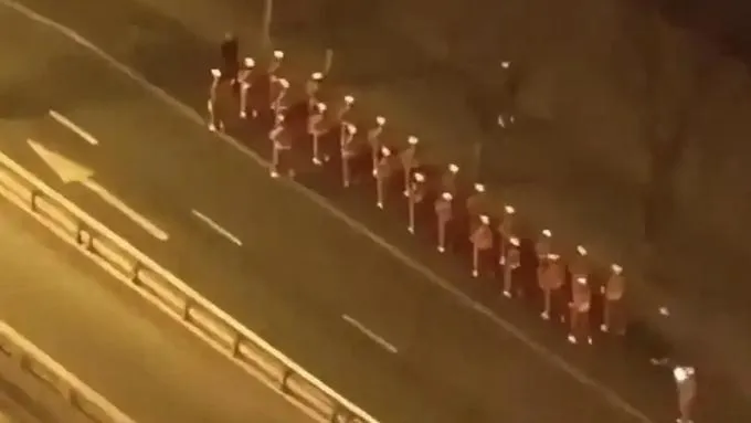 影/廣場舞還不夠！陸大媽組「暴走團」凌晨健走　噪音擾民遭約談