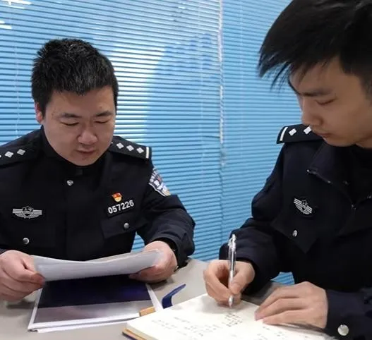 陸男團司機兜售藝人行程、個資給粉絲　獲利逾23萬遭逮捕