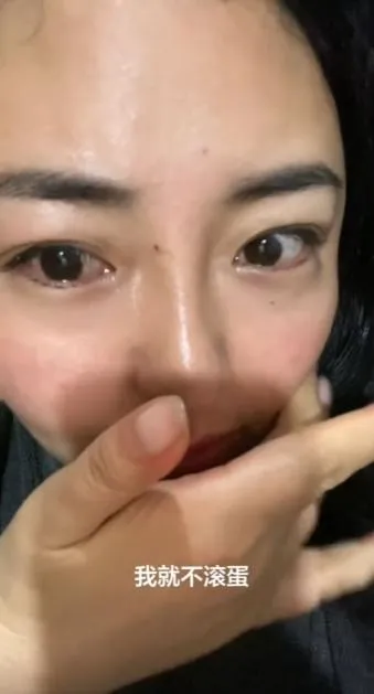 「午睡5小時」被上司罵…陸正妹上網哭訴討拍　網怒：這叫曠工