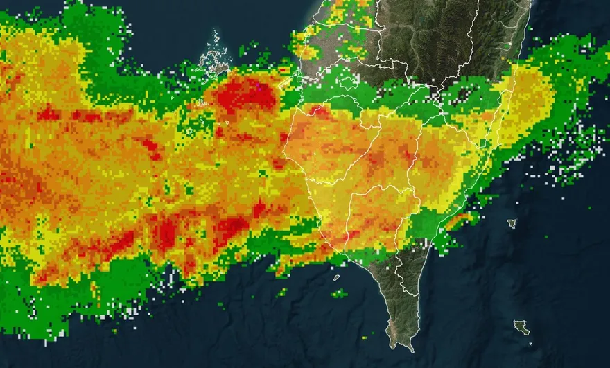 台灣西南海域「旺盛對流排隊登陸」　粉專：西半部警戒！