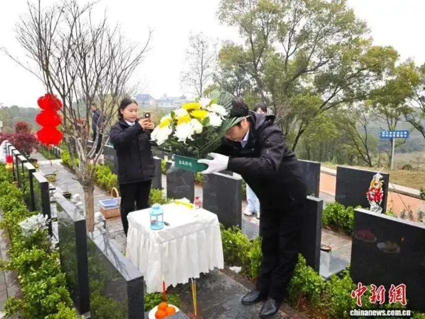 另類！陸跑腿平台「代祭掃」服務走紅　最貴套餐2萬3包茅台
