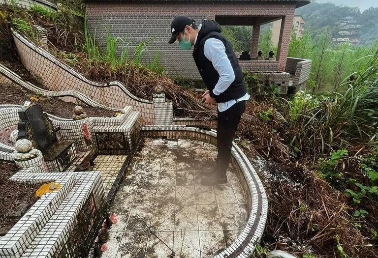 另類行業崛起！代客掃墓祭祖台語唸祭文　悼念寵物都能外包