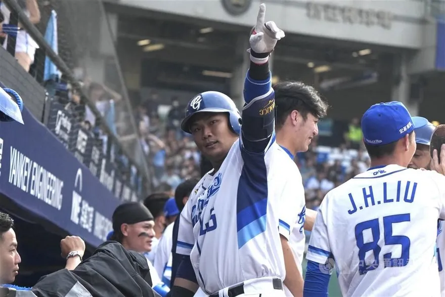 中職/范國宸雙殺守備助悍將逆轉勝　兄弟慘吞球團史最速6敗