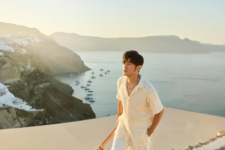 劉畊宏睽違24年再獻詞！周杰倫新作歌名險變「希臘拖鞋」 13天拋4支MV超狂