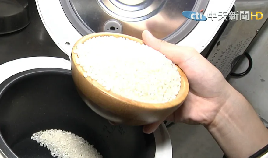 大同電鍋煮飯黏鍋底？悶蒸加油4招讓米飯鬆軟不浪費
