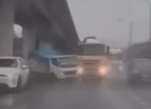 獨/直擊！國1內湖段6連撞　竟是小貨車失控撞水泥車致死